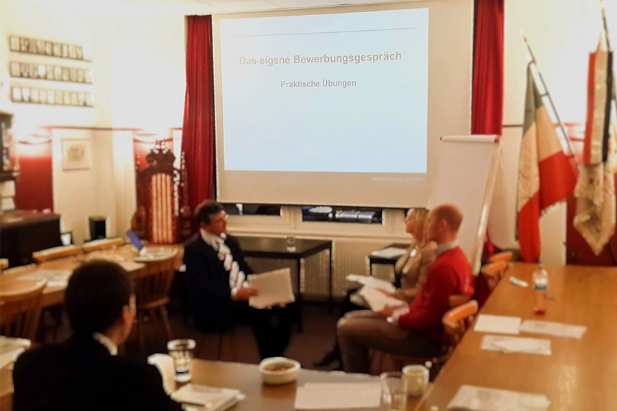 Bild von einem Vortrag über Bewerbungsgespräche